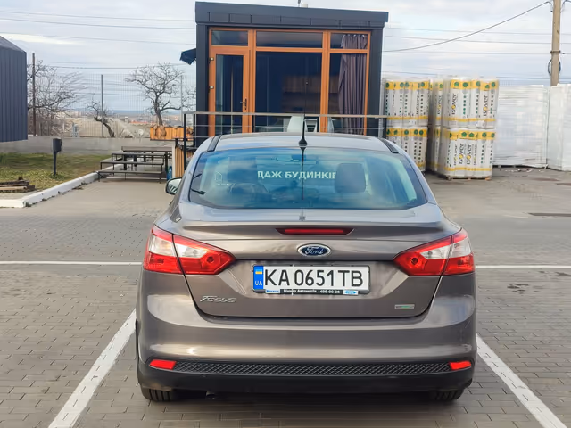 Ford Focus - фото 5