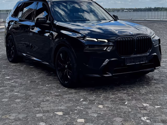 BMW X7 - фото 2