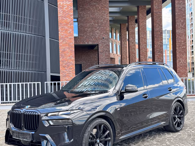 BMW X7 - фото 3