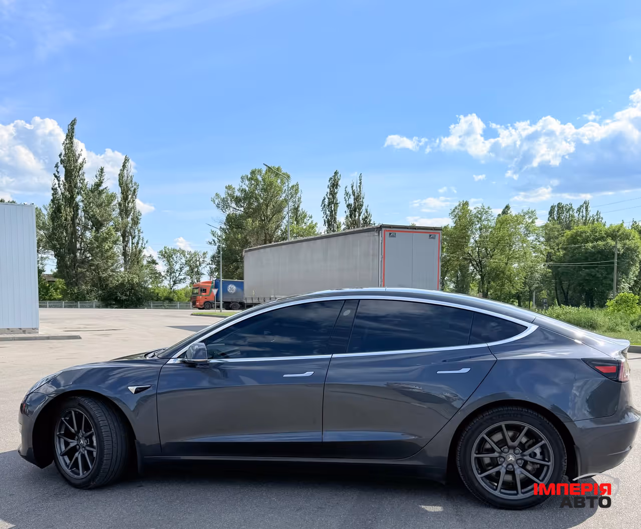 Tesla Model 3 - фото 8