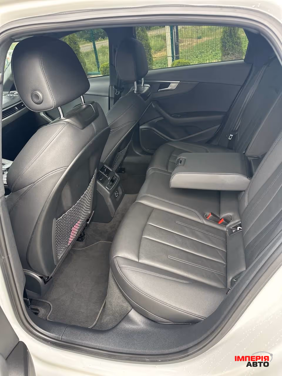 Audi A4 - фото 12