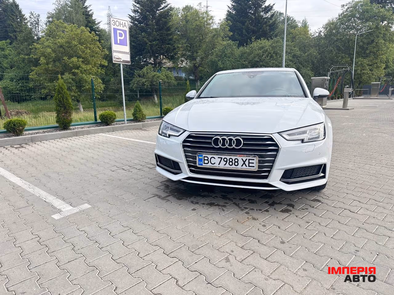 Audi A4 - фото 3