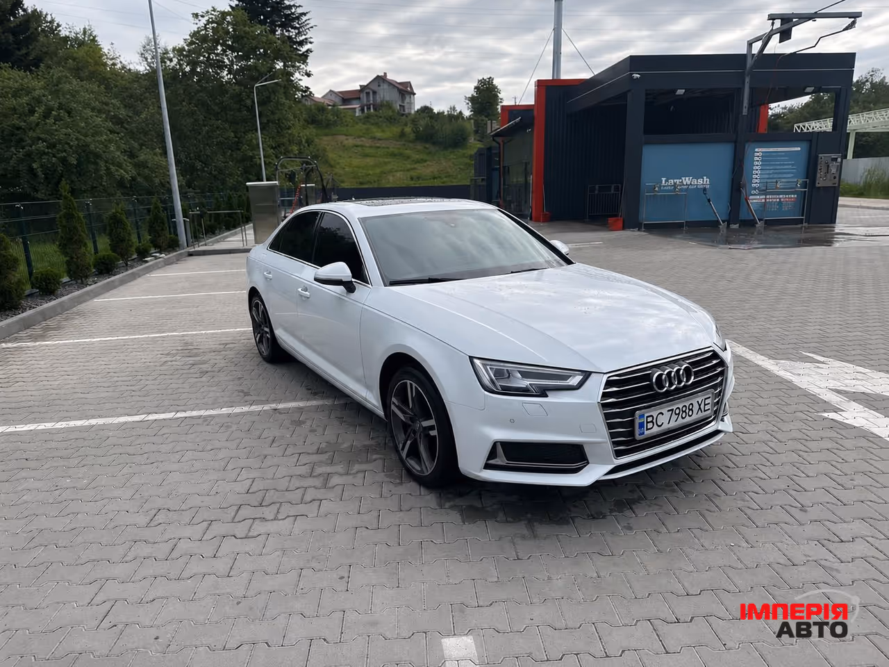 Audi A4 - фото 2