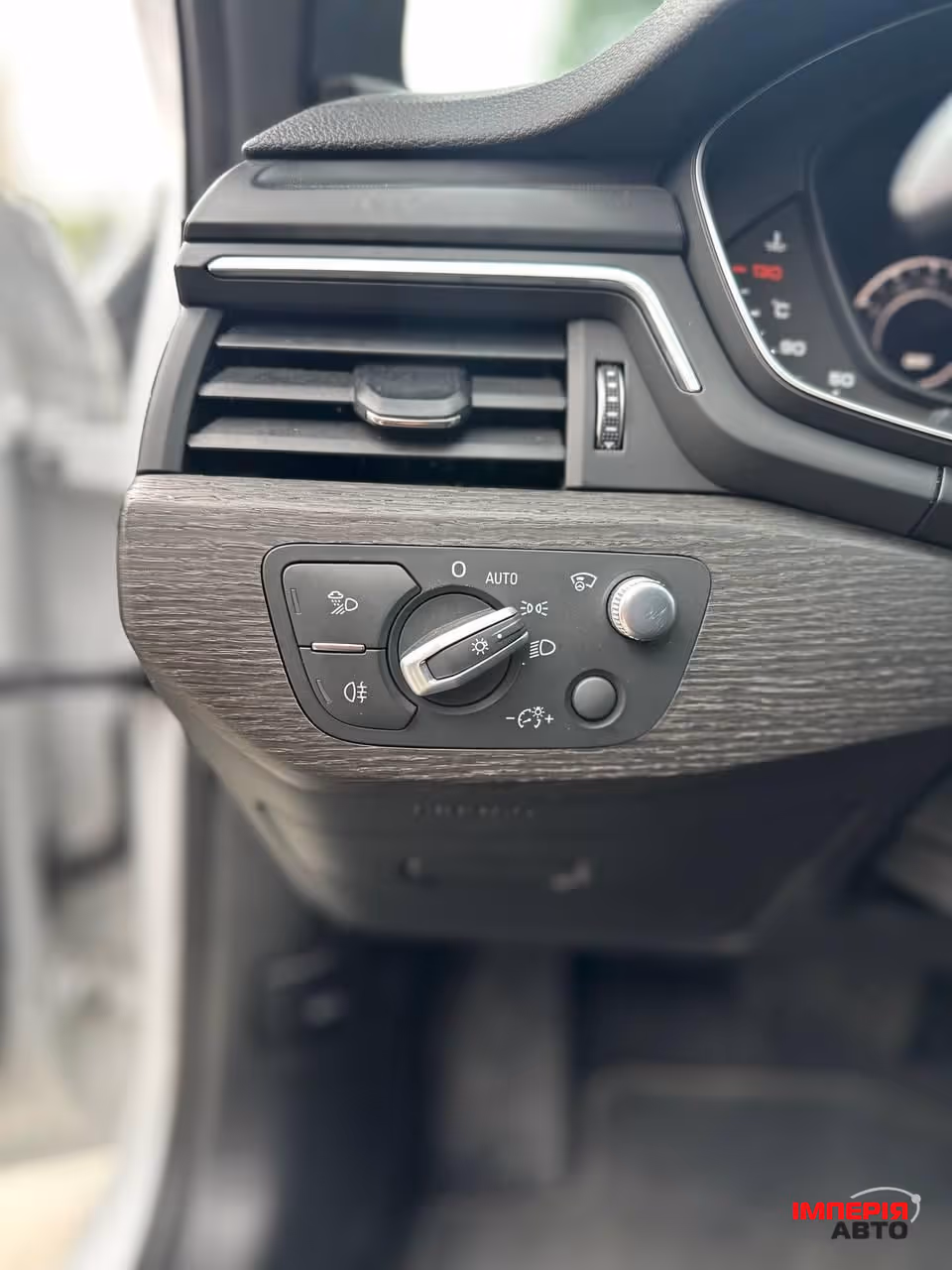 Audi A4 - фото 13