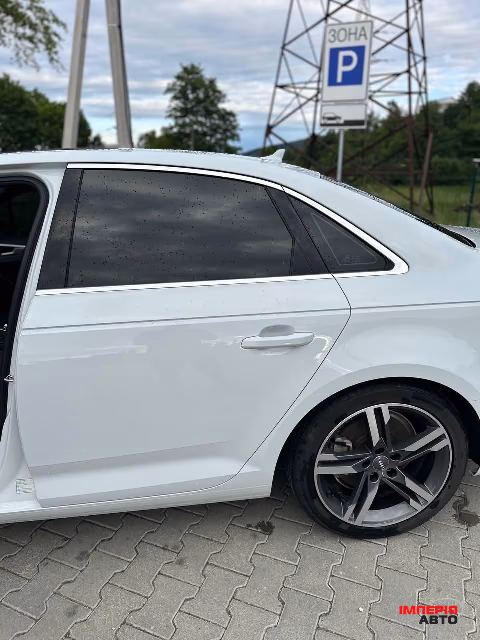 Audi A4 - фото 9