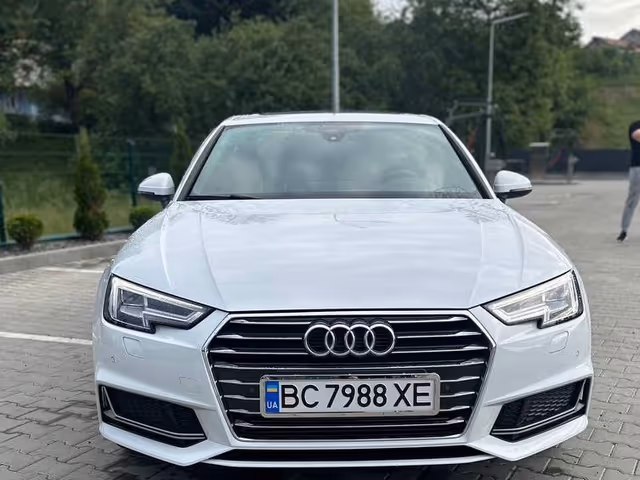 Audi A4 - фото 1