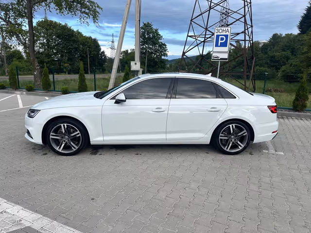 Audi A4 - фото 4