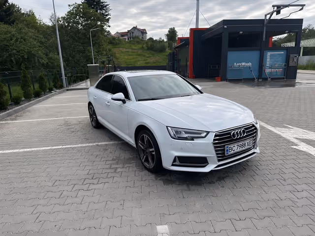 Audi A4 - фото 2