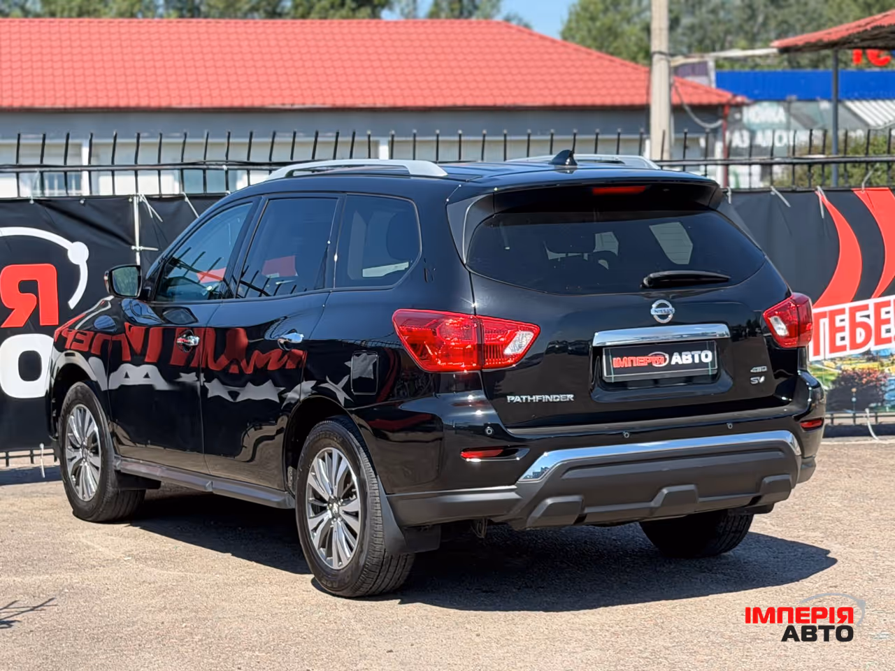 Nissan Pathfinder - фото 11