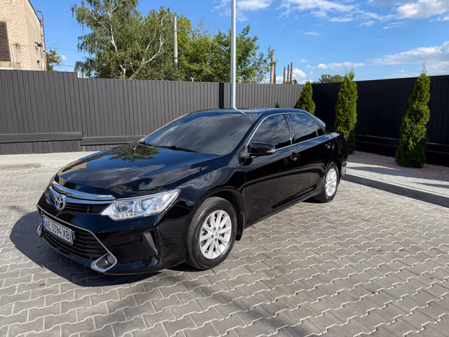Toyota Camry - фото 2
