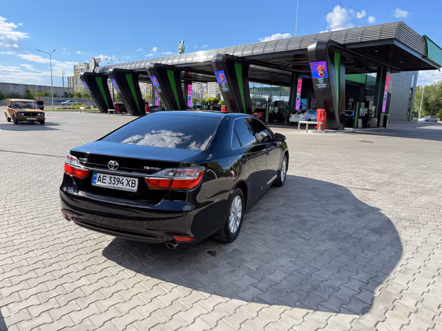 Toyota Camry - фото 5