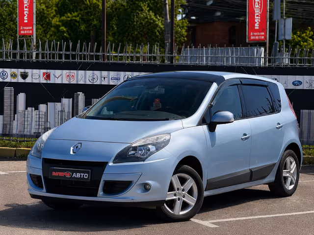 Renault Megane - фото 1
