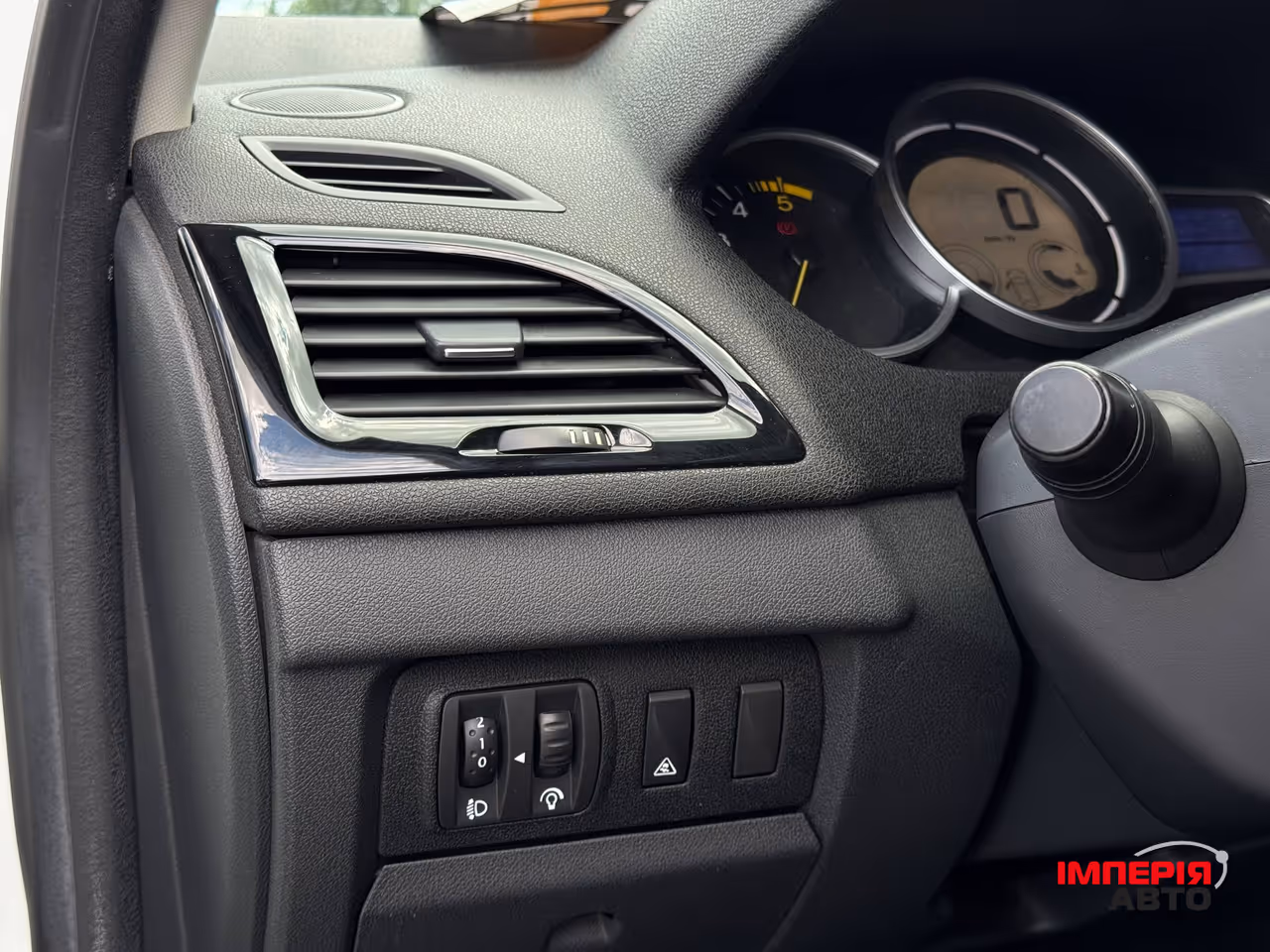 Renault Megane - фото 25
