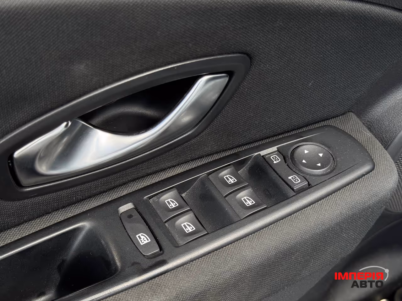 Renault Megane - фото 21