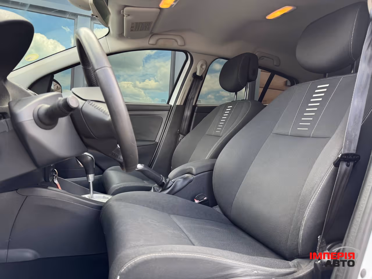 Renault Megane - фото 24