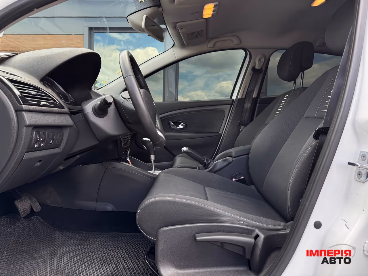 Renault Megane - фото 23