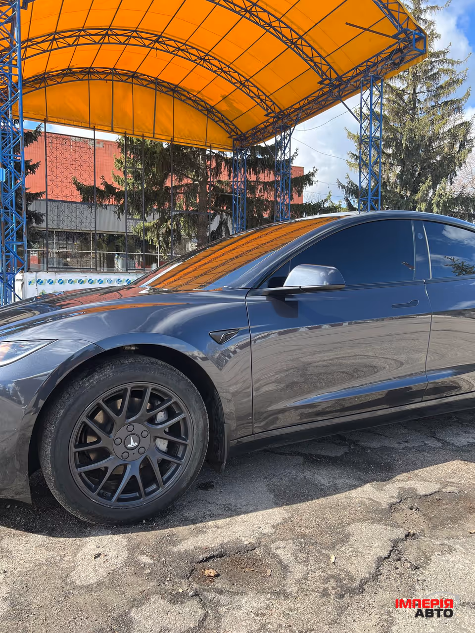 Tesla Model 3 - фото 4