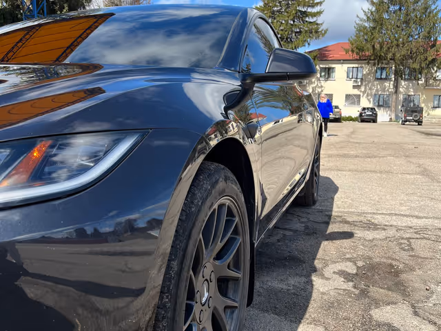 Tesla Model 3 - фото 5