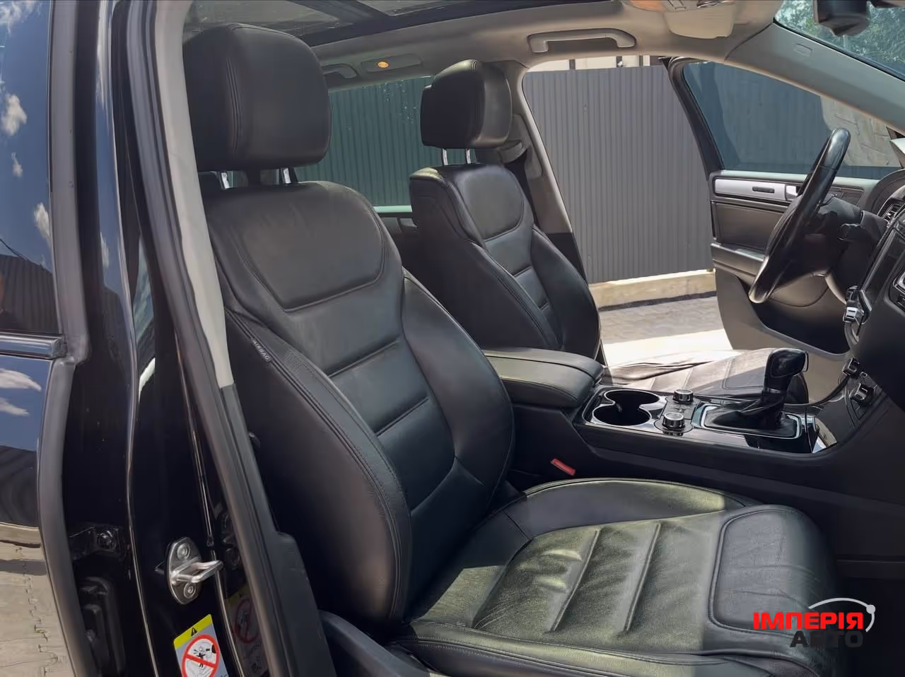 Volkswagen Touareg - фото 14