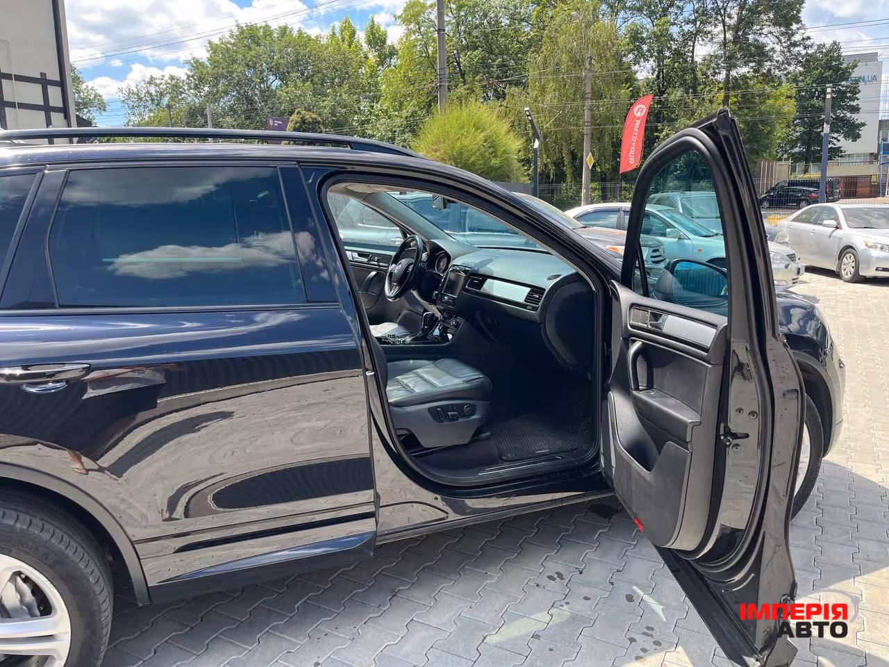 Volkswagen Touareg - фото 12