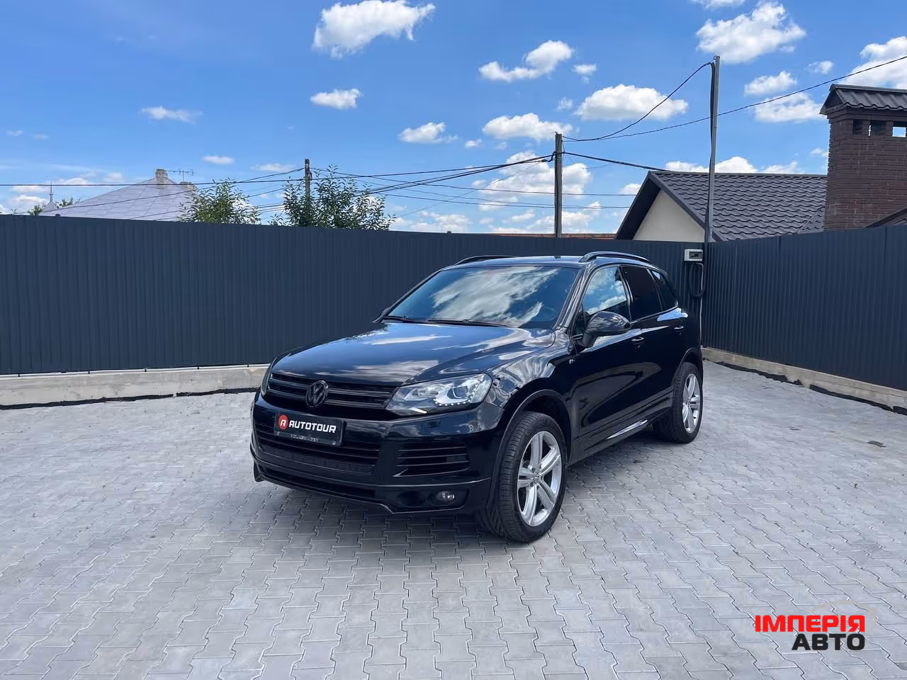 Volkswagen Touareg - фото 1