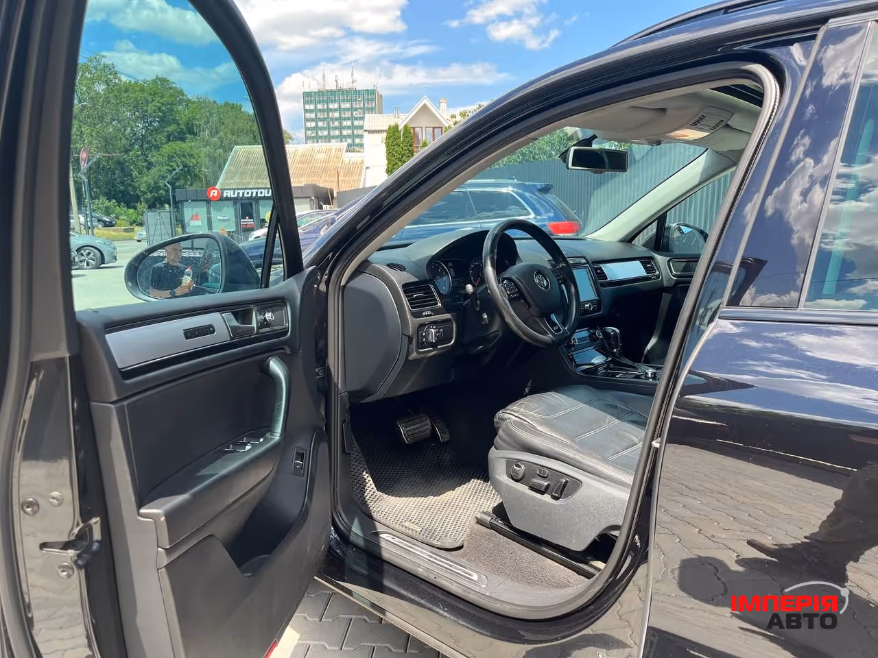 Volkswagen Touareg - фото 10