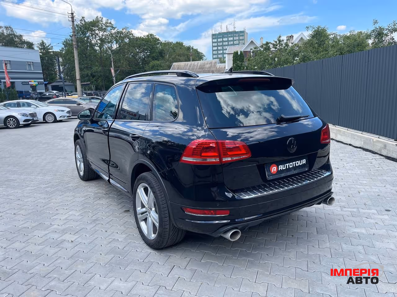 Volkswagen Touareg - фото 7