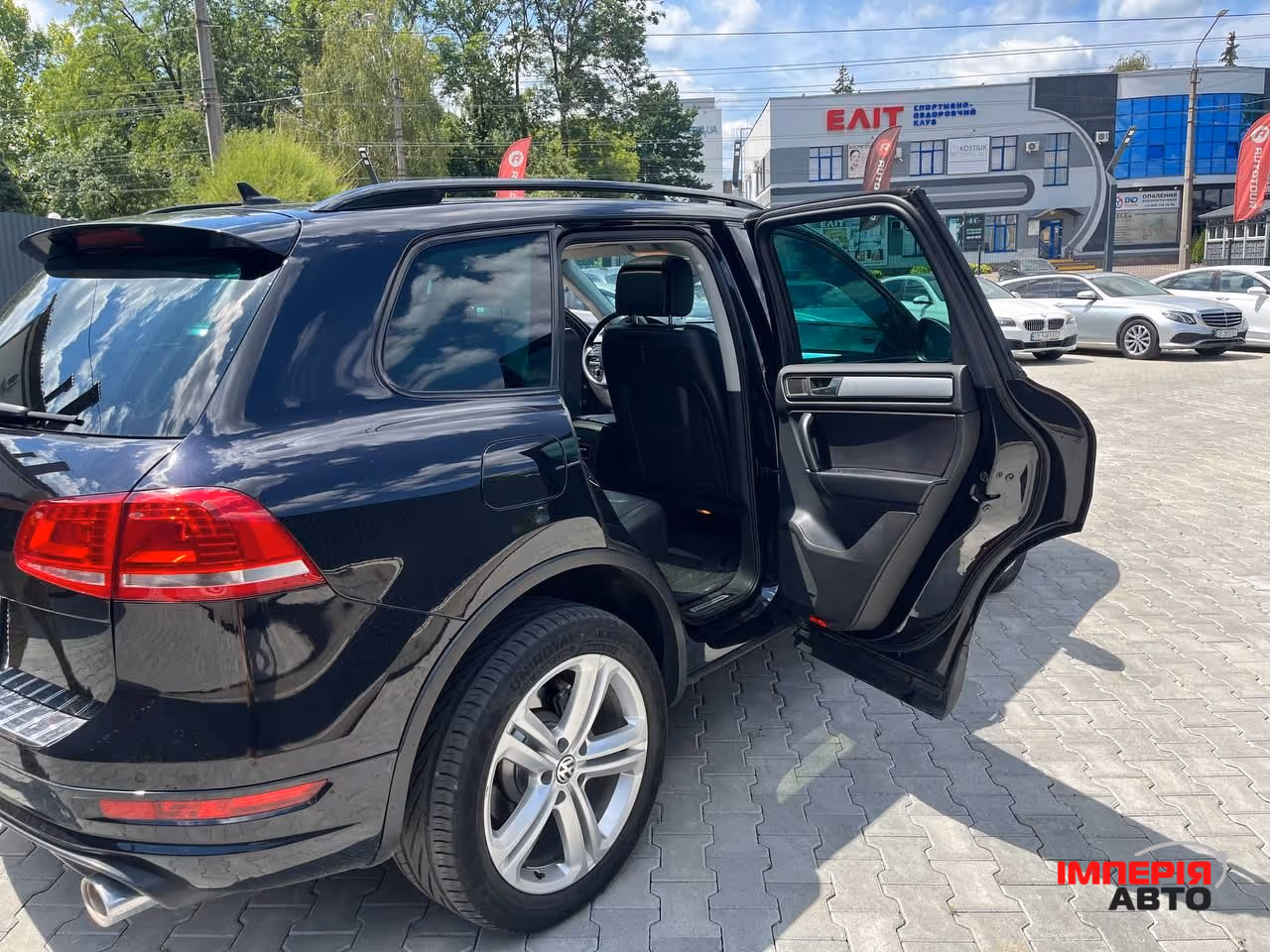 Volkswagen Touareg - фото 11