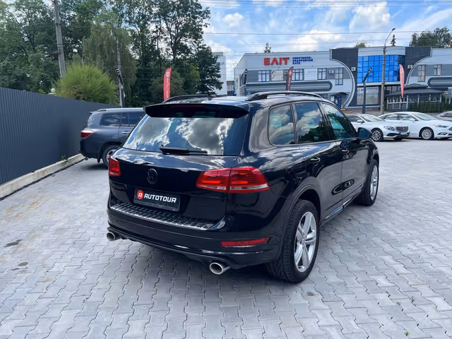 Volkswagen Touareg - фото 5