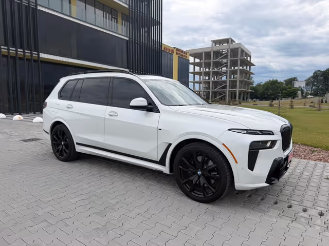 BMW X7 - фото 2