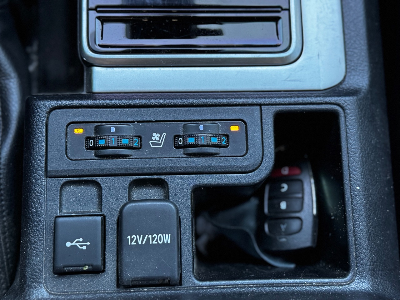 Toyota Land Cruiser Prado - фото 10