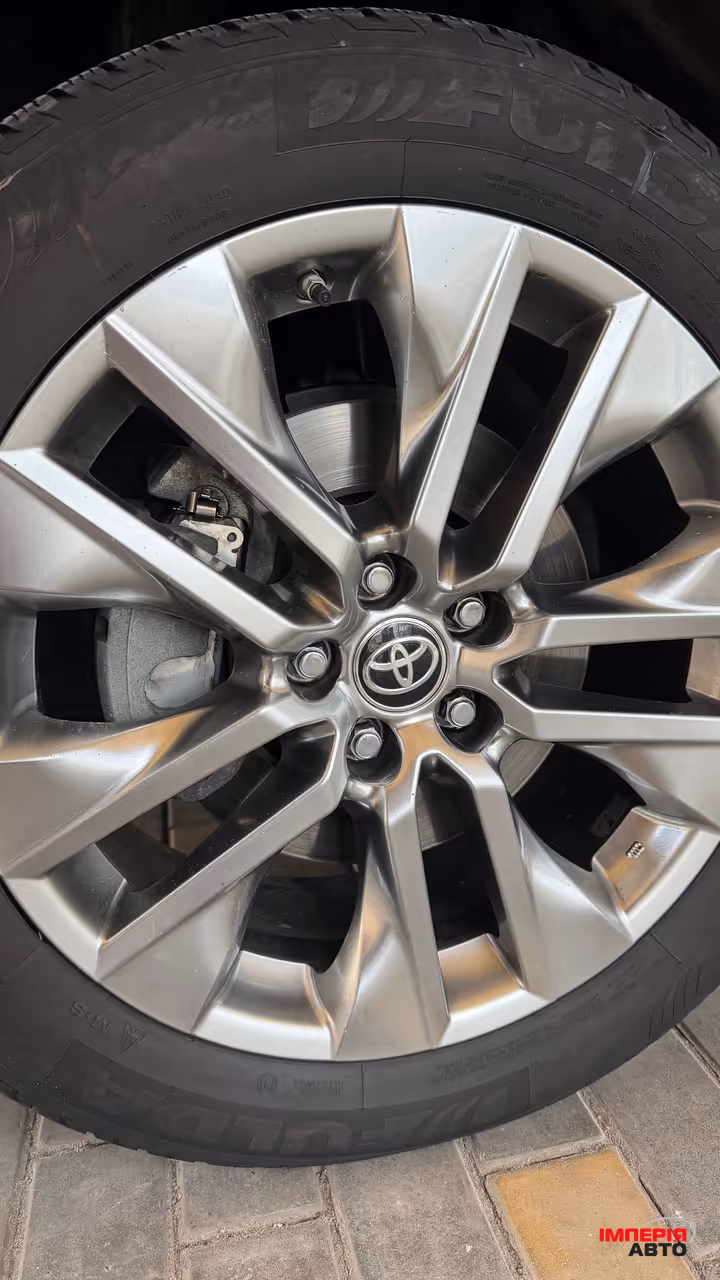 Toyota RAV4 - фото 10