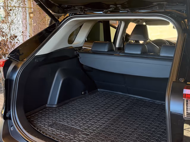 Toyota RAV4 - фото 2