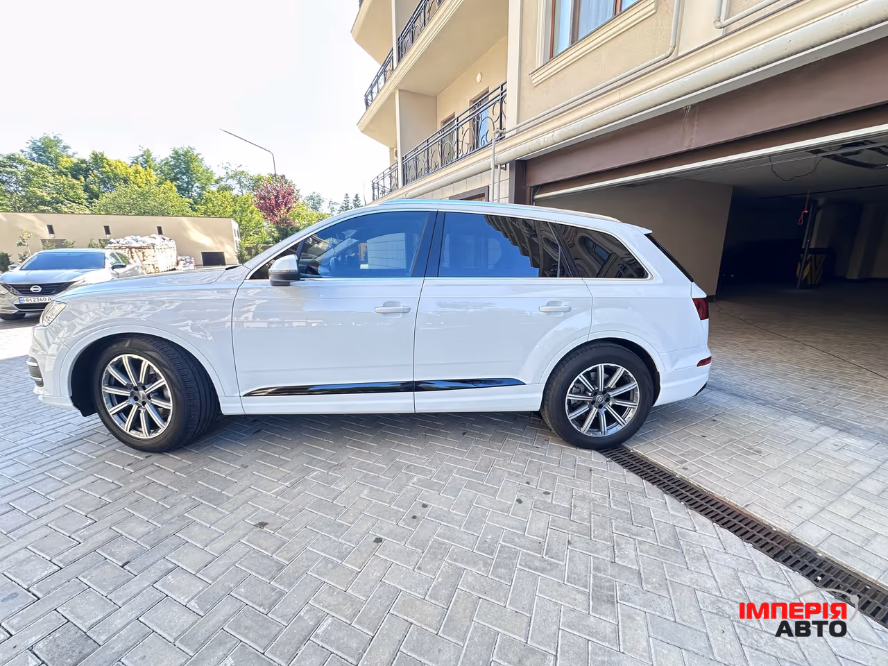 Audi Q7 - фото 8