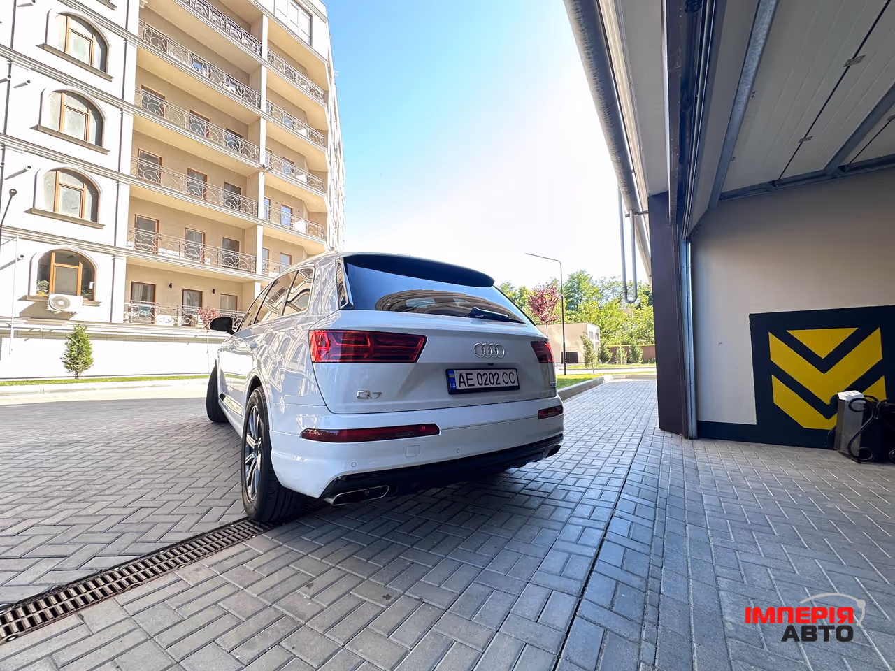 Audi Q7 - фото 7