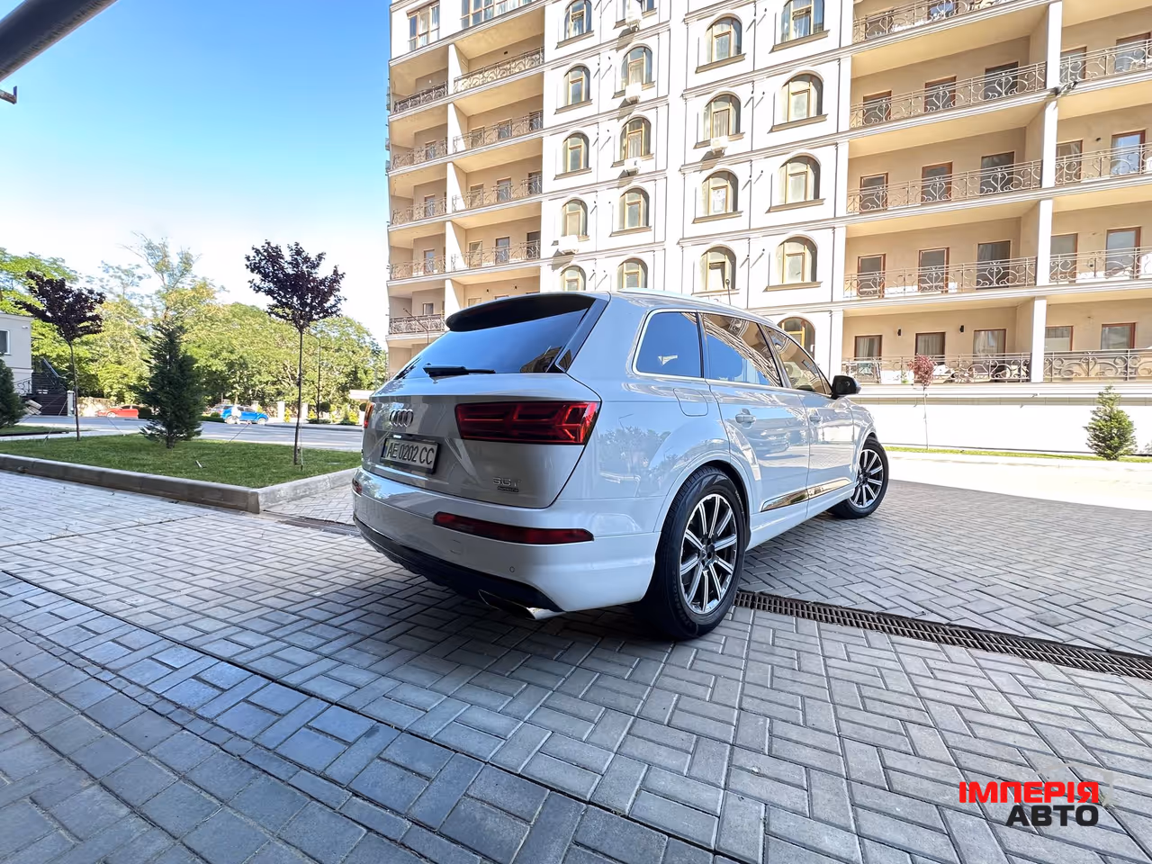 Audi Q7 - фото 6