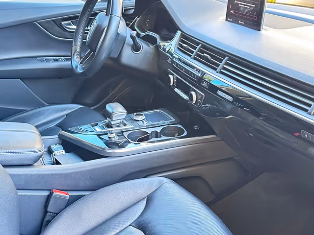 Audi Q7 - фото 4
