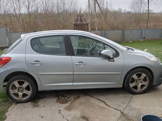 Peugeot 207 - фото 4