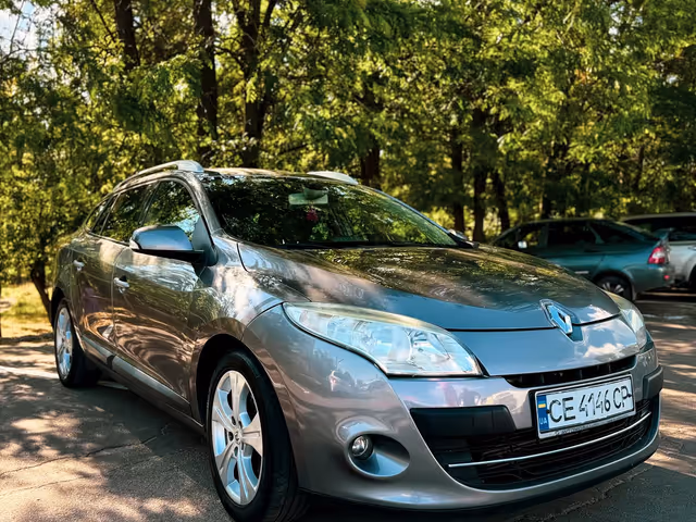 Renault Megane - фото 2