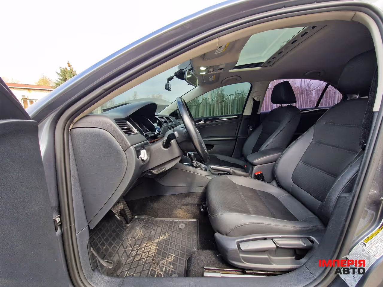 Volkswagen Jetta - фото 12