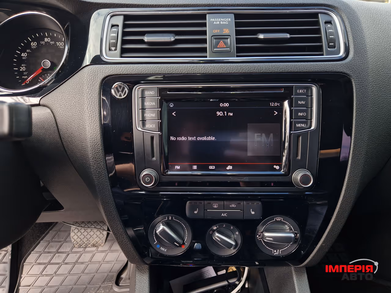 Volkswagen Jetta - фото 17