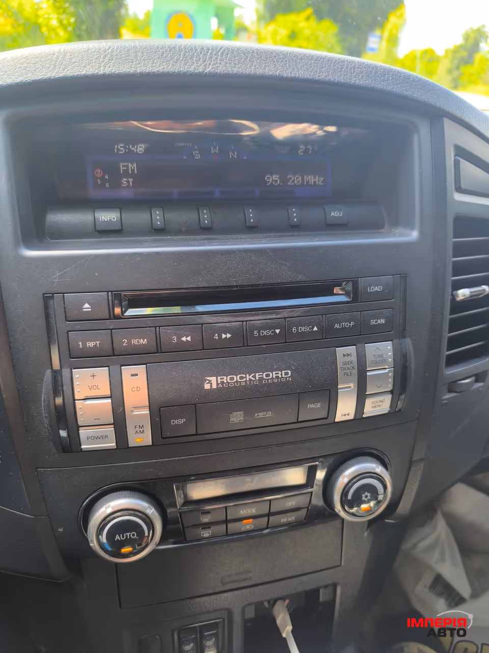 Mitsubishi Pajero - фото 8
