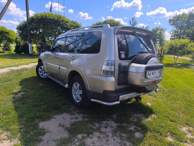 Mitsubishi Pajero - фото 4