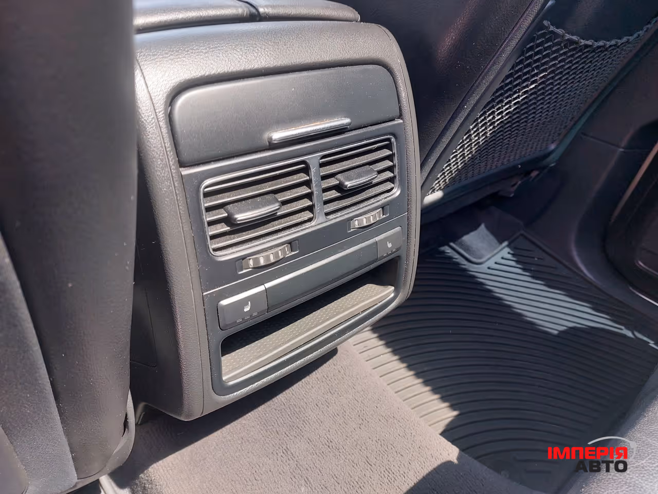 Volkswagen Touareg - фото 19