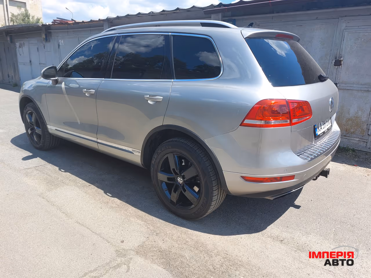 Volkswagen Touareg - фото 11