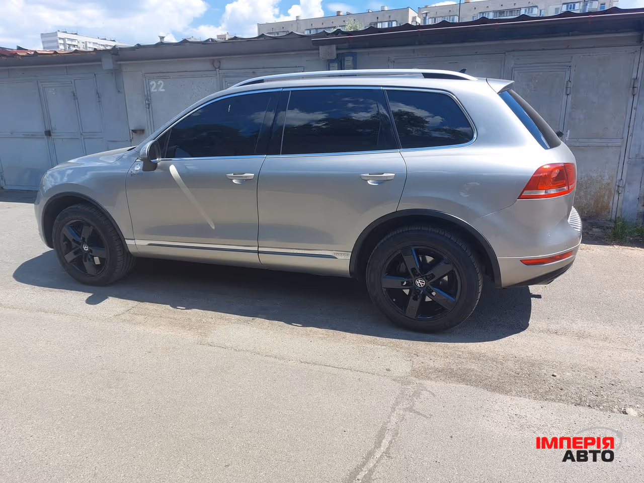Volkswagen Touareg - фото 12