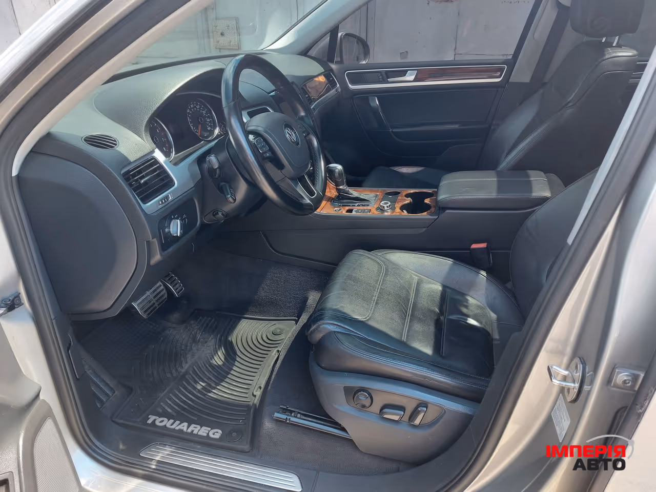 Volkswagen Touareg - фото 17