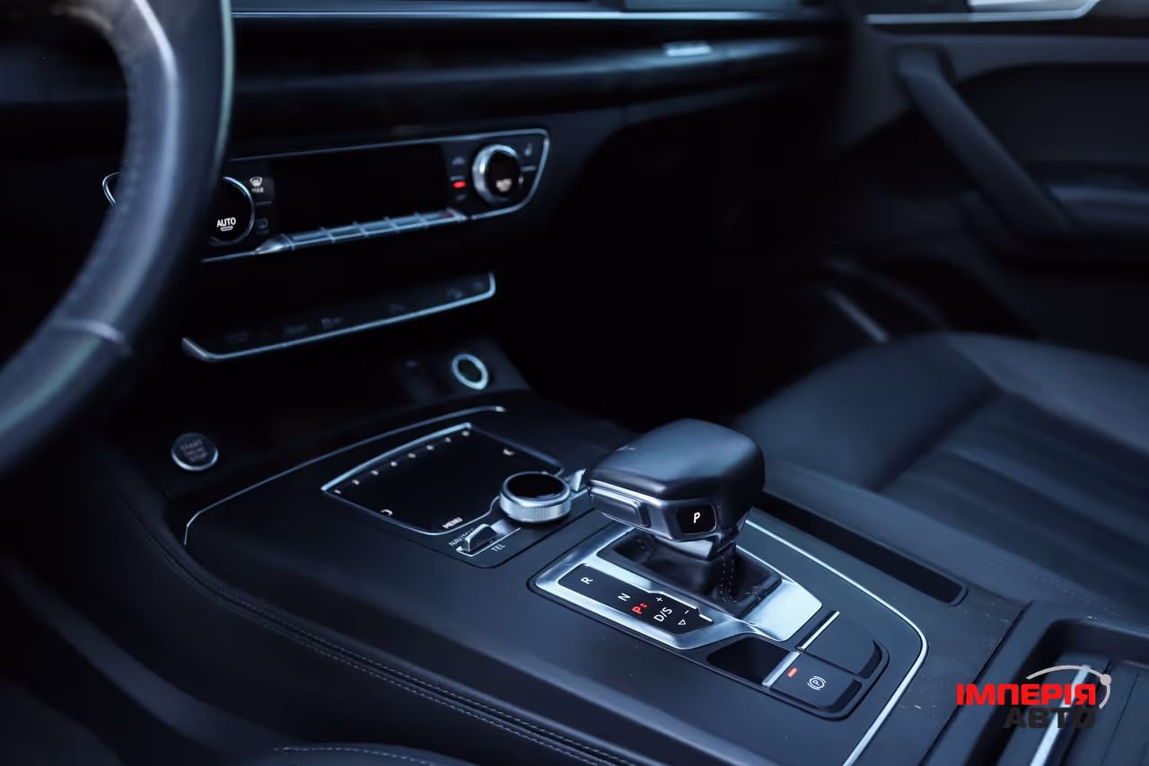 Audi Q5 - фото 14