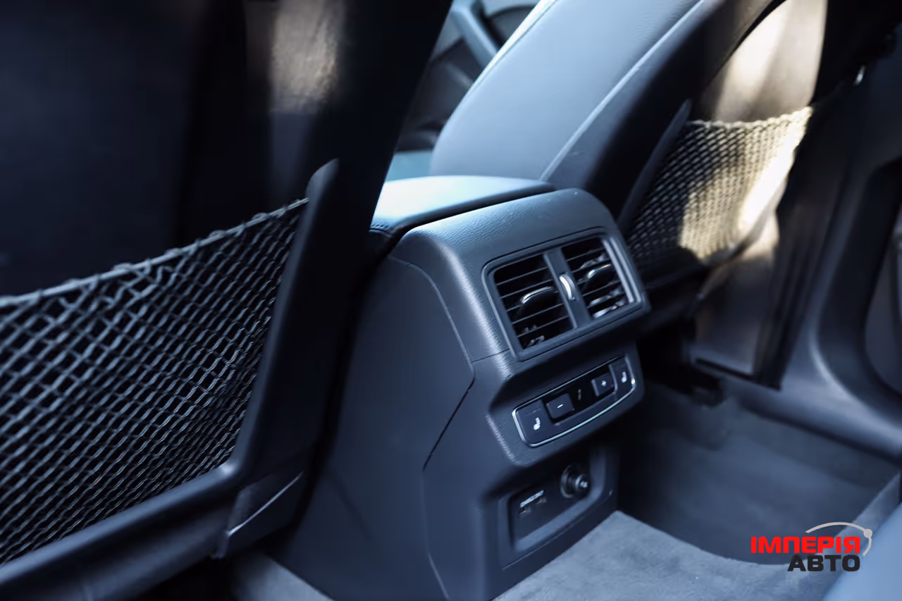 Audi Q5 - фото 12