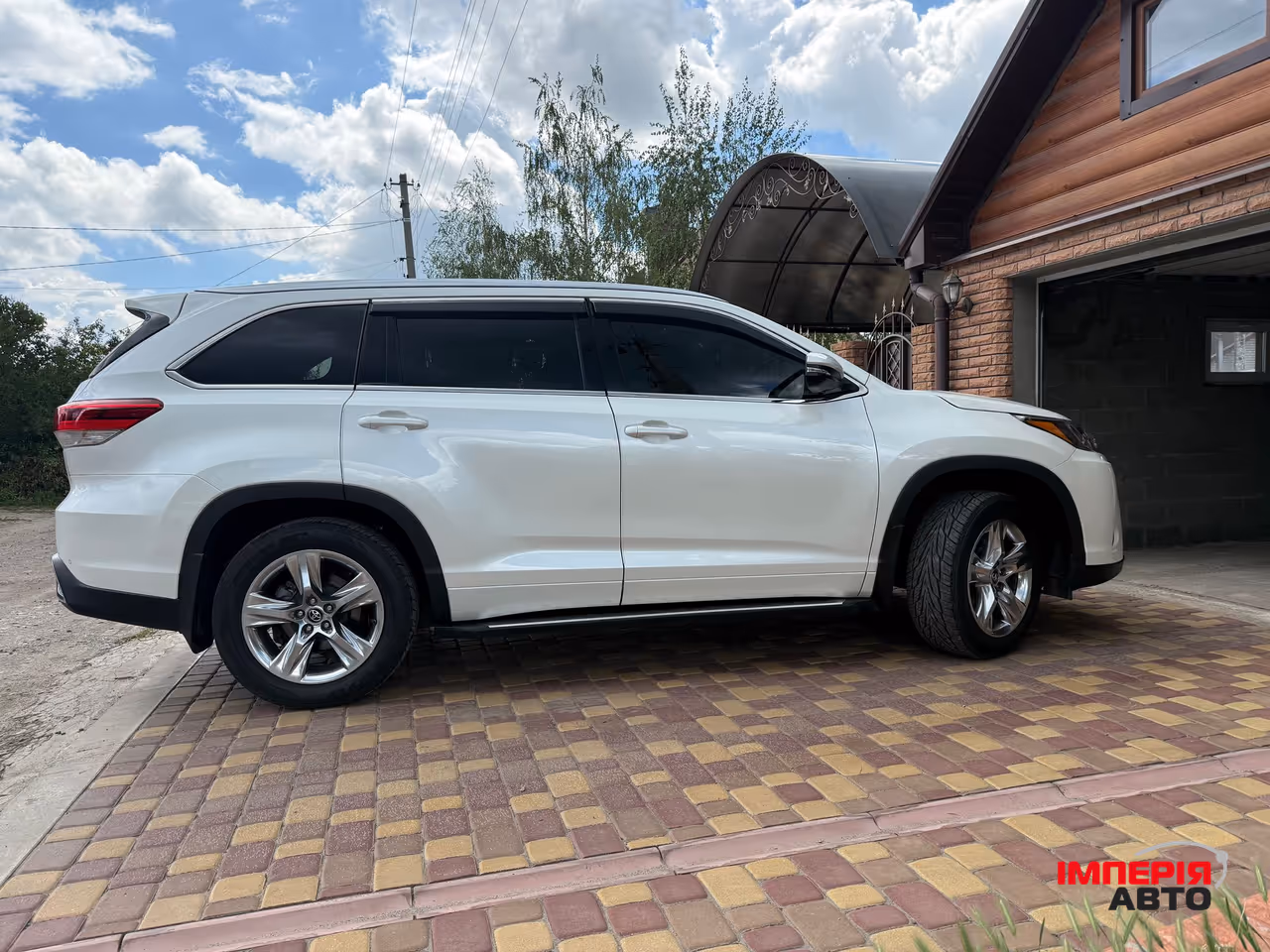 Toyota Highlander - фото 2